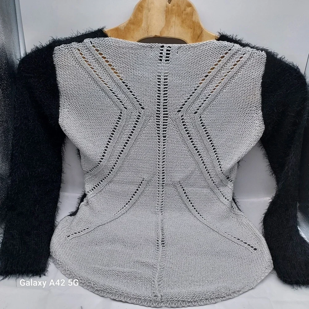 Vocal USA Womens Fuzzy Knit Sweater‎ V-Neck Sparkle Silver Gray Black S/M